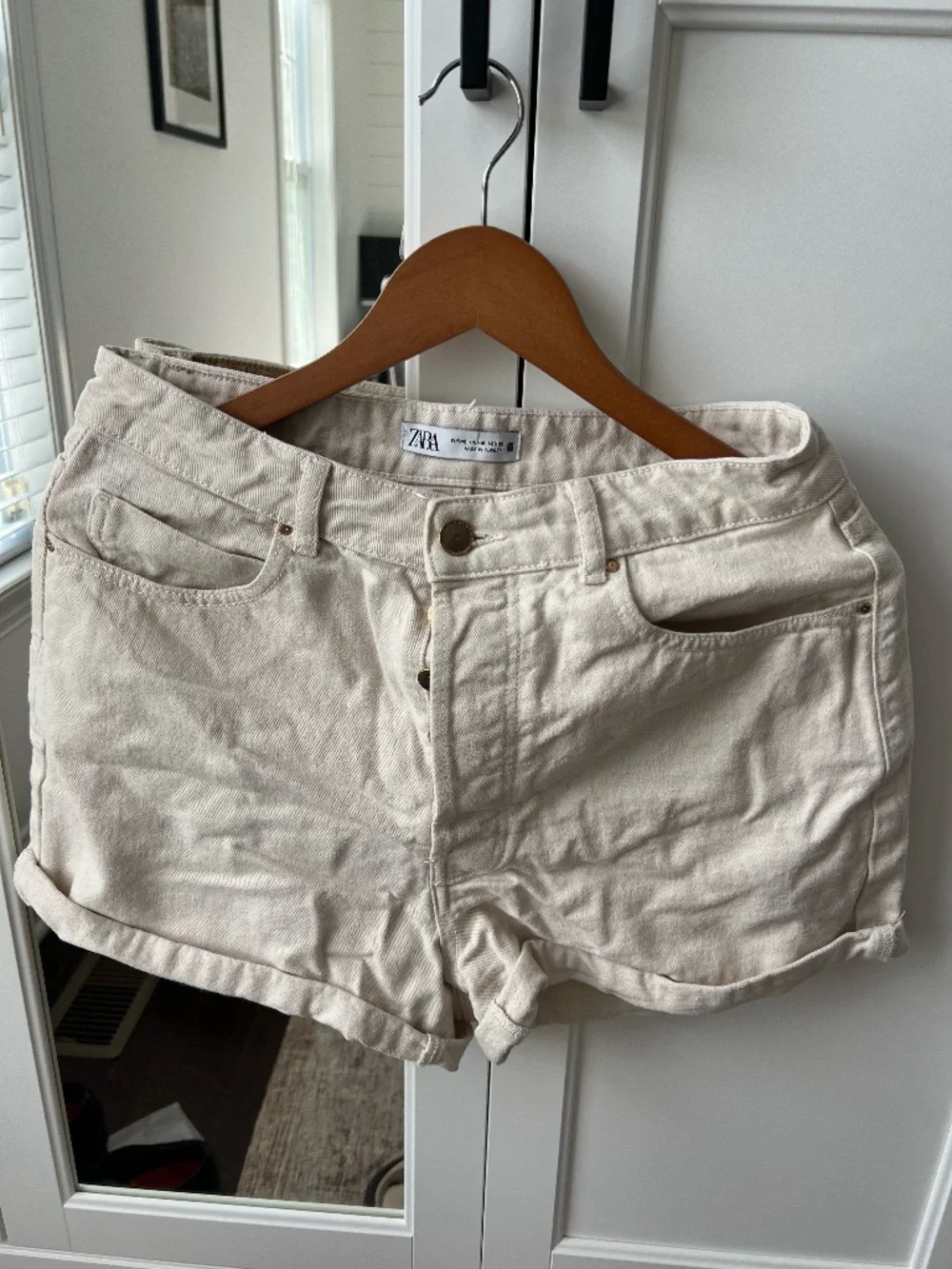 ZARA Cream High Rise Cuffed Denim Shorts Size 10